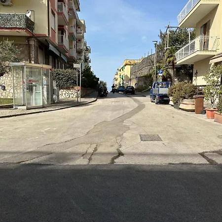 Oda ve Kahvaltı A.i.r. 2*