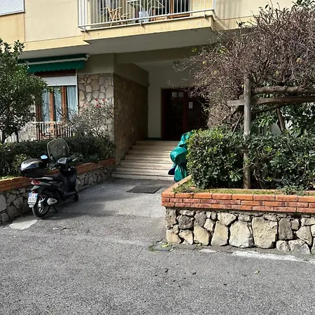 A.i.r. Bed & Breakfast 2*